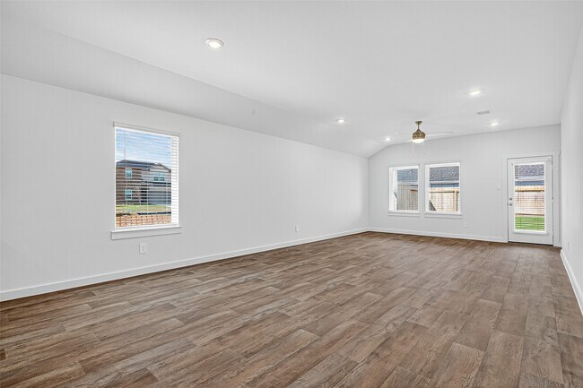 Foto del edificio - 8007 Marconi Corsco Dr