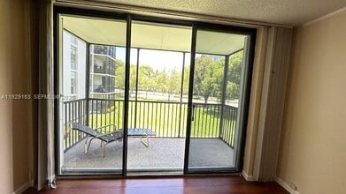 Building Photo - 3401 N Country Club Dr