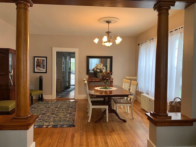 Building Photo - 20 Mansfield Pl