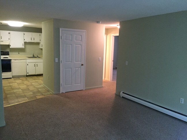 Building Photo - 3 Oak Hill Ln