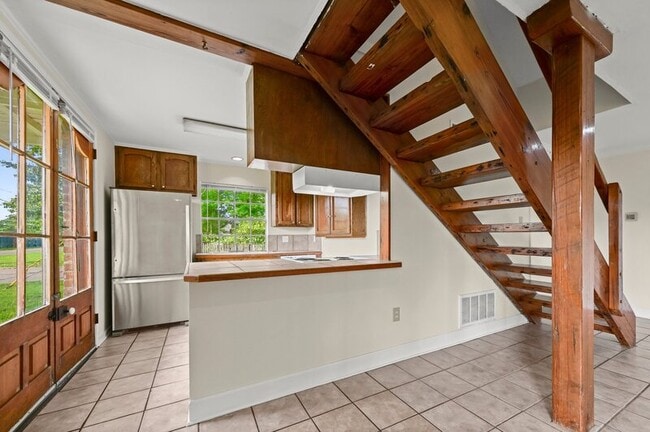Building Photo - 2662 Brentwood Dr