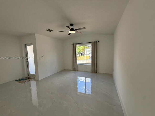 Foto del edificio - 10058 SW 156th Ct
