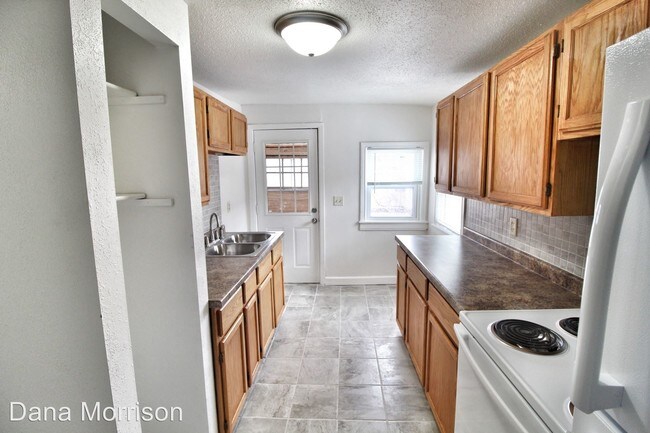 Foto del edificio - 728-730 N 5th Ave E