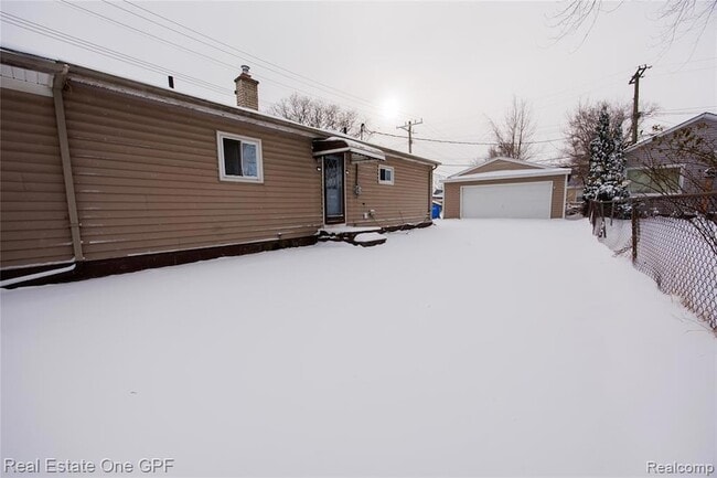 Foto del edificio - 14960 Alberta Ave