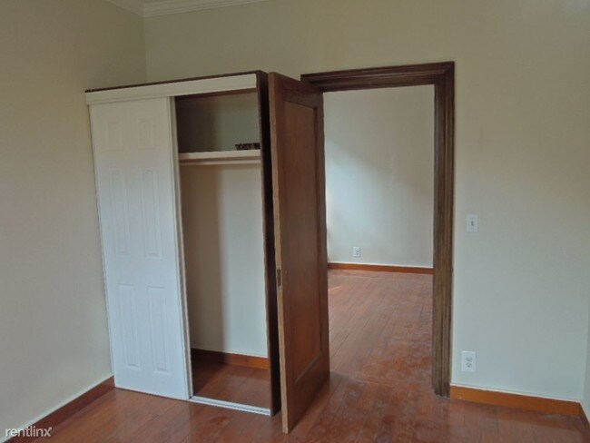 Foto del edificio - 2 br, 1 bath  - 581 Bradford St