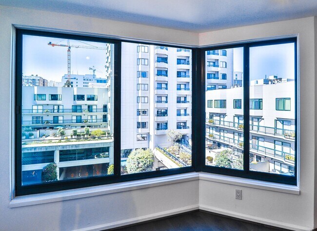 Building Photo - Two Bedrooms, Two Baths Town-home With 1 G...
