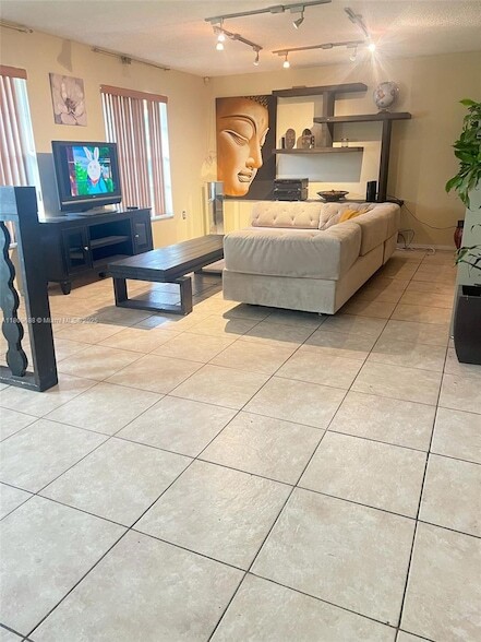 Foto del edificio - 14910 S River Dr