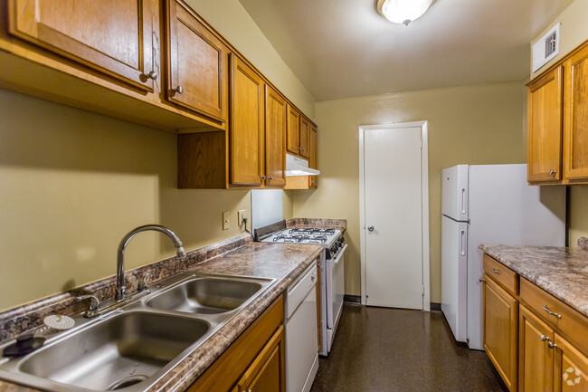 Kitchen - Jefferson Manor