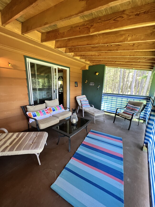 Building Photo - 260 Rustic Ln