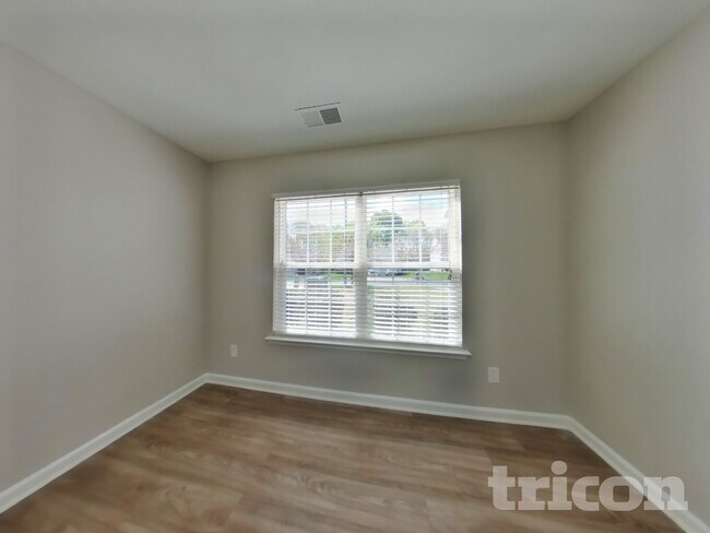 Foto del edificio - 11311 Breezehill Ln