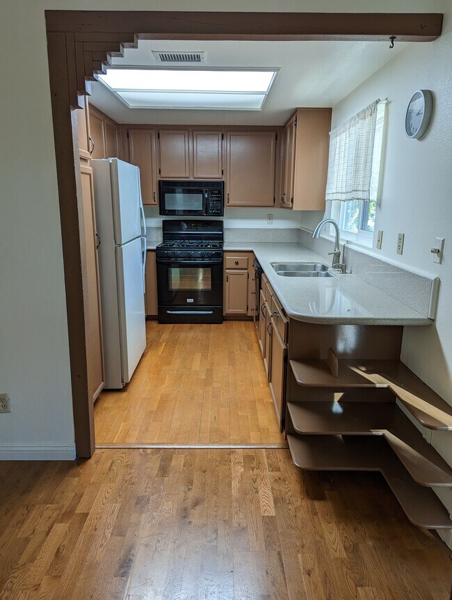 Foto del edificio - 39944 Snow Gum Ln