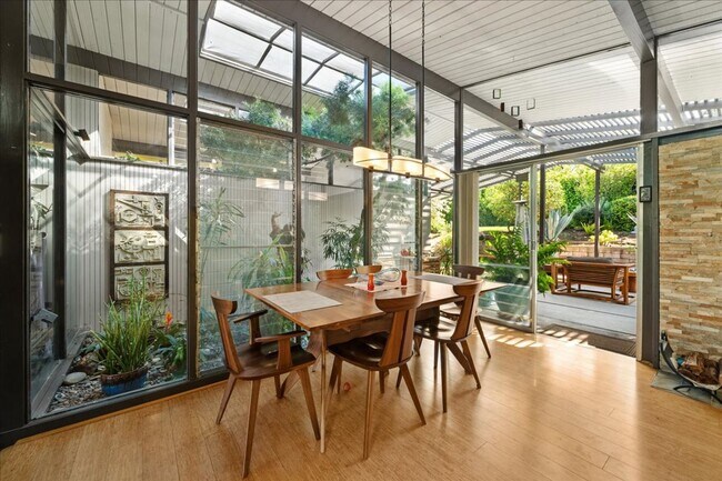 Building Photo - Woodland Hills Mid-Century Modern Retreat