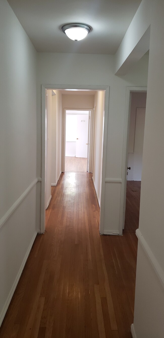 Building Photo - 714 Levering Ave