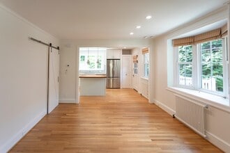 Building Photo - 444 Saint Davids Ave
