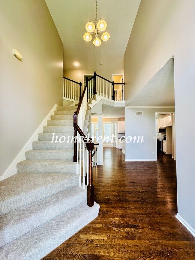 Foto del edificio - Blue Valley Schools, Walking Distance to Elementary School and Neighborhood Pool!