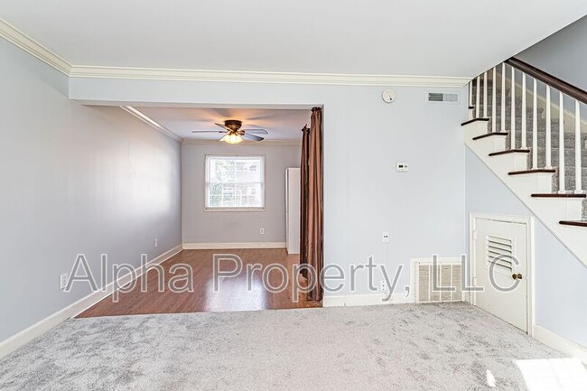 Building Photo - 100 Lewis Dr