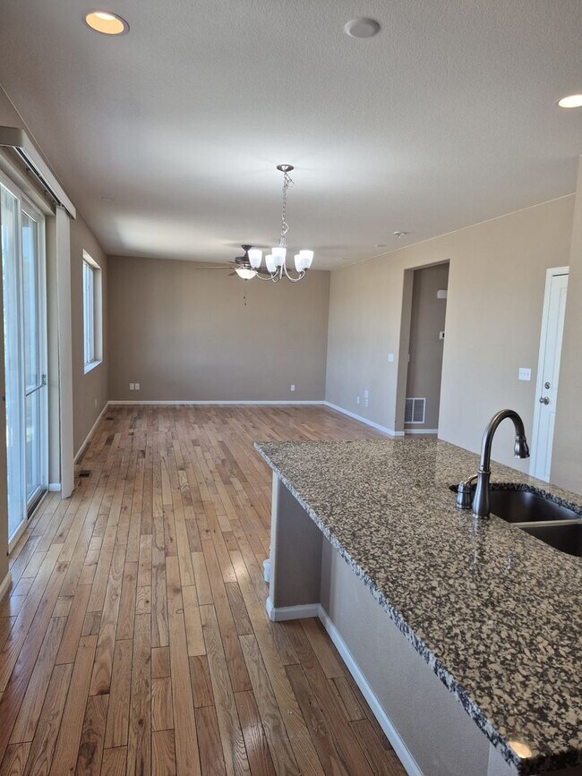 Foto del edificio - Spacious 5-Bed Home in Banning Lewis Ranch – Mountain Views