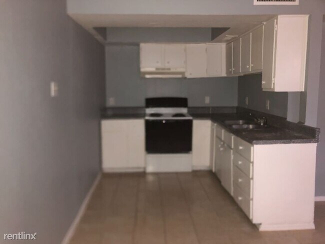 Foto del edificio - 2 br, 1.5 bath Townhome - 313 Rolston Rd