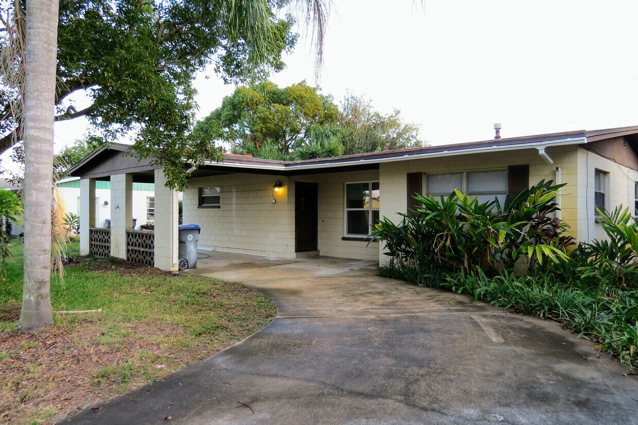 Foto principal - 3415 Elder St