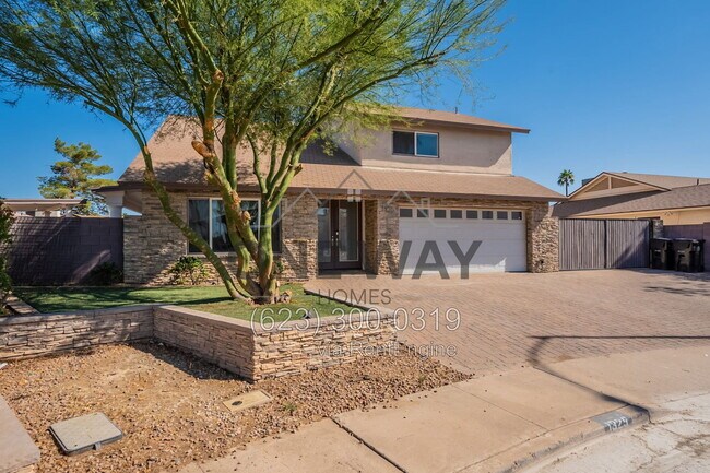 Building Photo - 1325 W Lobo Ave