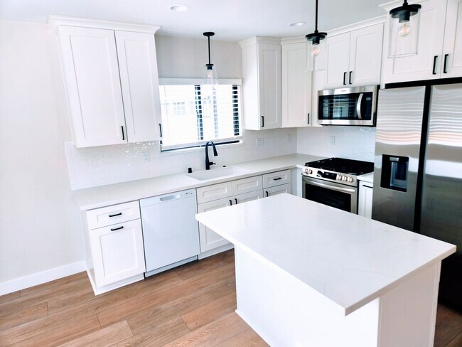 Building Photo - 3040 and 3038 Rockview