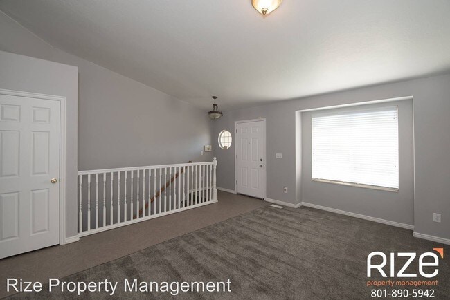 Building Photo - 6 br, 3 bath House - 1762 Irie Lane