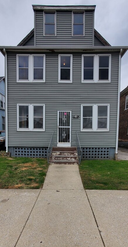 Primary Photo - 2 Bedroom Apartment In East Chicago
