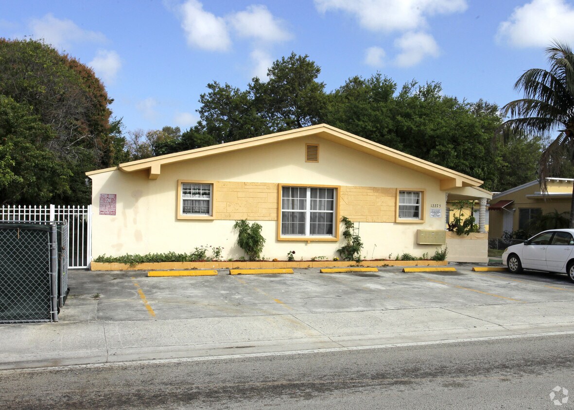 Foto del edificio - 12275 NE 6th Ave