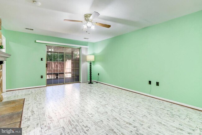 Foto del edificio - 4546 Little River Run Dr