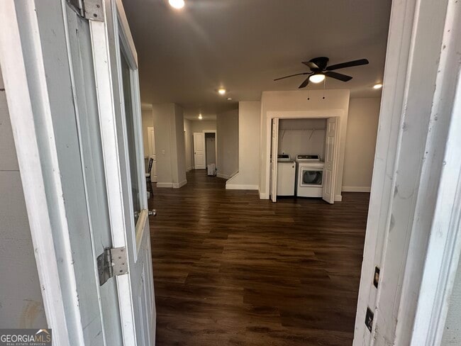 Foto del edificio - 370 Crestbrook Ln