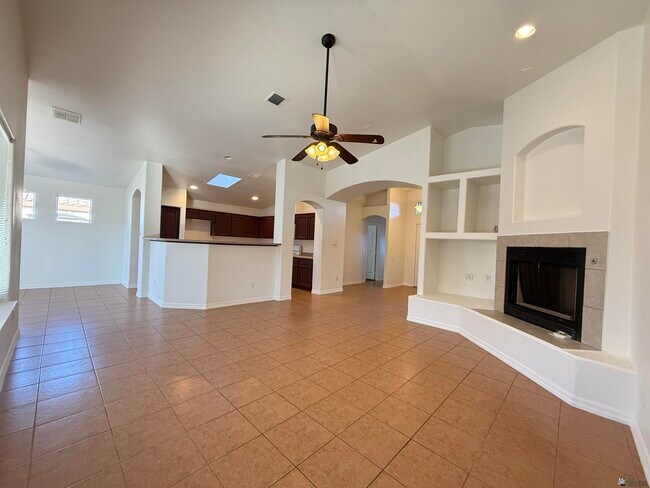 Foto del edificio - 11655 E 35th St