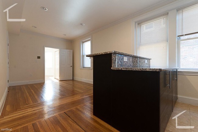 Foto del edificio - 4 br, 2 bath  - 73 Thatcher St # 101TD
