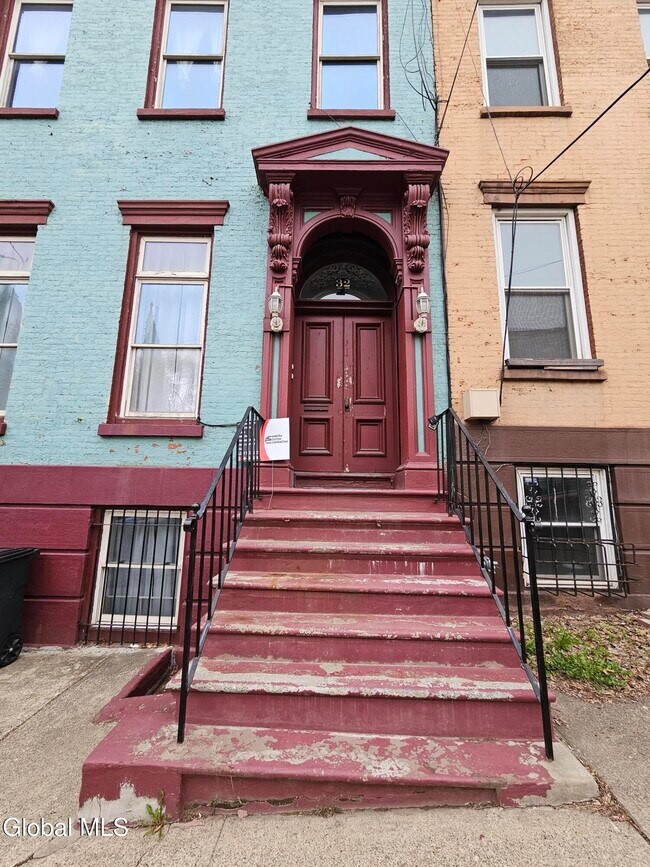 Foto del edificio - 32 1st St