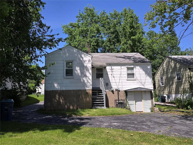 Building Photo - 7430 Calvin Ave