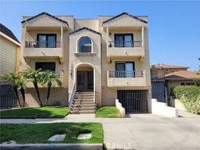 Building Photo - 11041 La Maida St