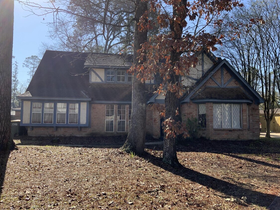 318 Pine Manor Dr, Conroe, TX 77385 House for Rent in Conroe, TX