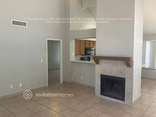 Building Photo - 2142 W Monona Dr