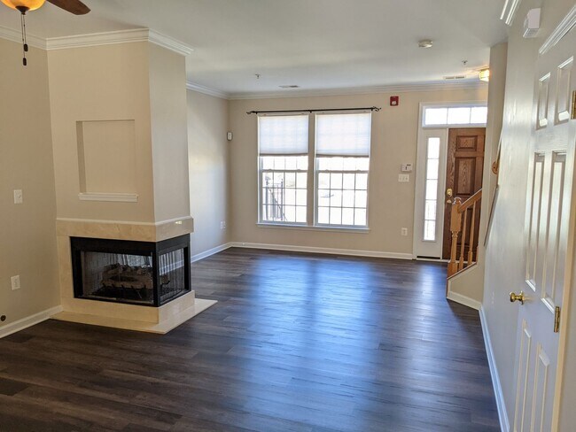 Building Photo - Updated condo in Ballenger Creek ready for you mid June!