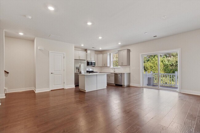 Building Photo - 3 Bedroom, 2.5 Bath Townhome in Steelpoint...