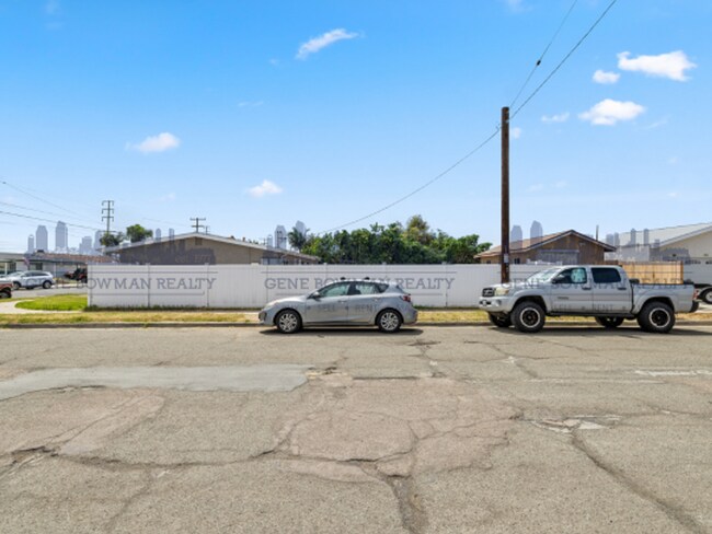 Building Photo - Charming 4-Bedroom Corner Lot Home with Pr...