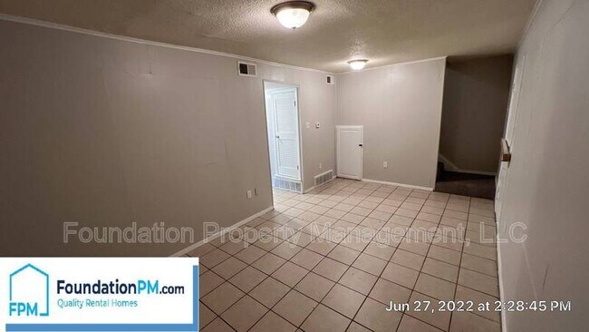 Foto del edificio - 5566 Apple Blossom Dr