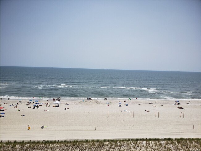 Foto del edificio - 100 W Broadway