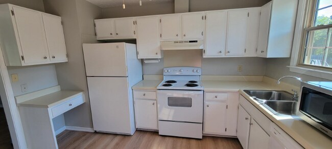 Foto del edificio - 392 Albright Ln
