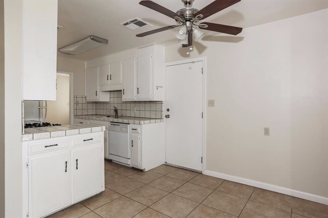 Building Photo - 5709 Ellis Ct