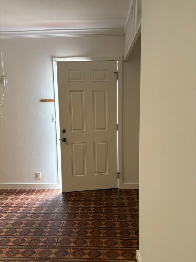 Foto del edificio - 8028 Blackburn Ave