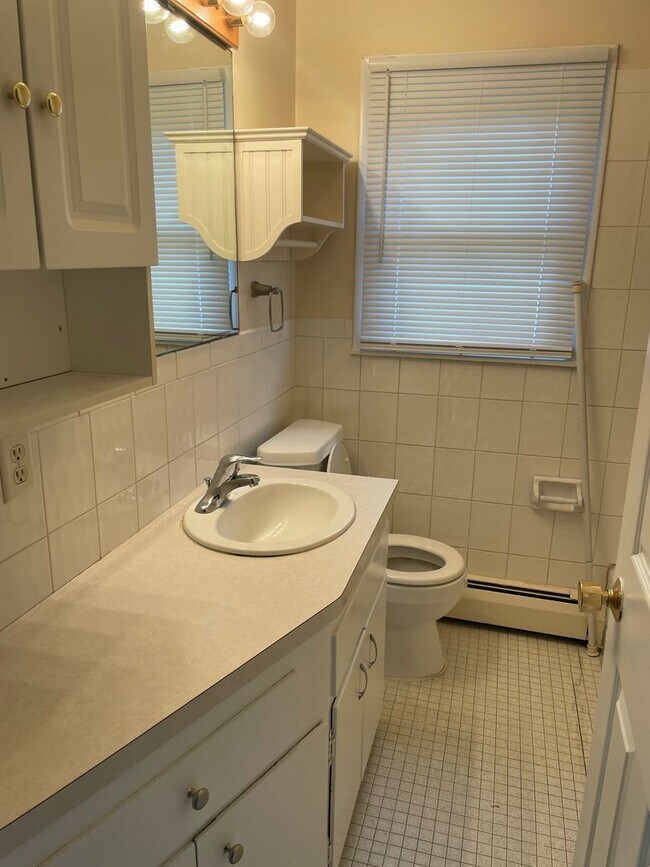 Building Photo - Three Bedroom Home in Rochester MN