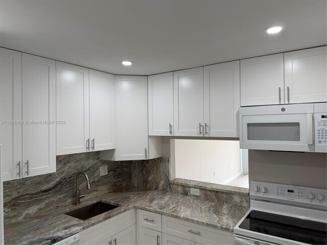 Foto del edificio - 10625 SW 112th Ave