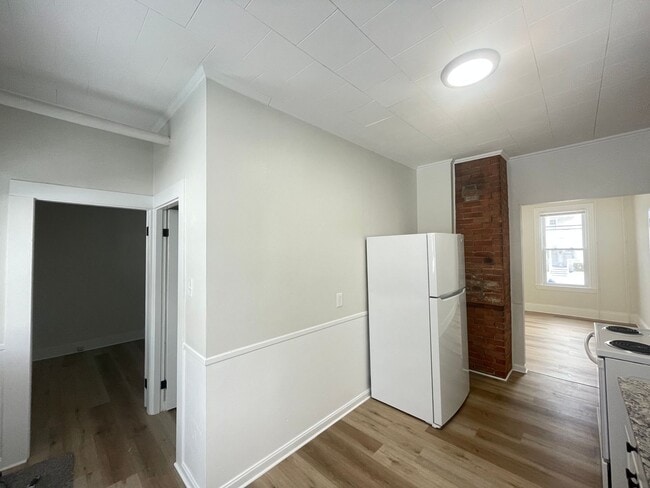 Building Photo - 71 6th St