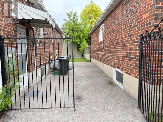 Building Photo - 307 Glebemount Ave