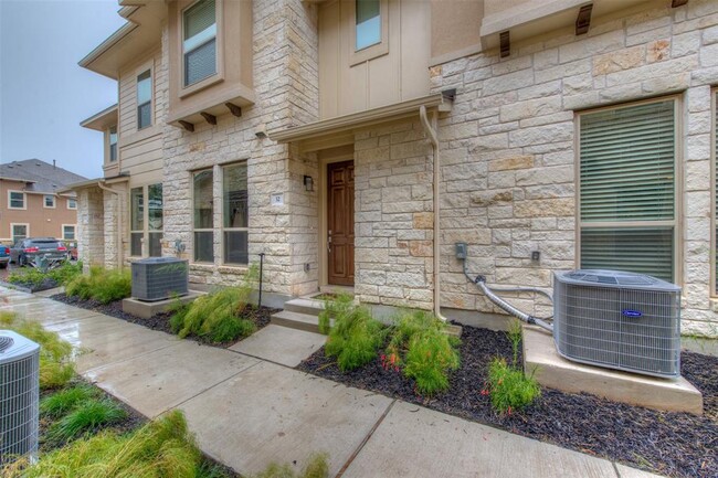 Foto del edificio - 13800 Lyndhurst St
